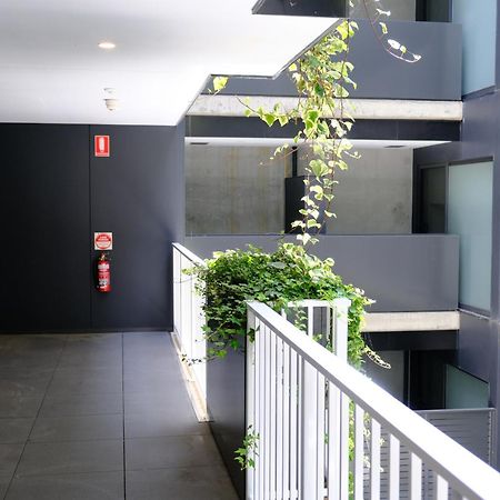 Cbd Japanese Retreat 2Br 1P Brekky Wifi Netflix Apartment แคนเบอร์รา ภายนอก รูปภาพ