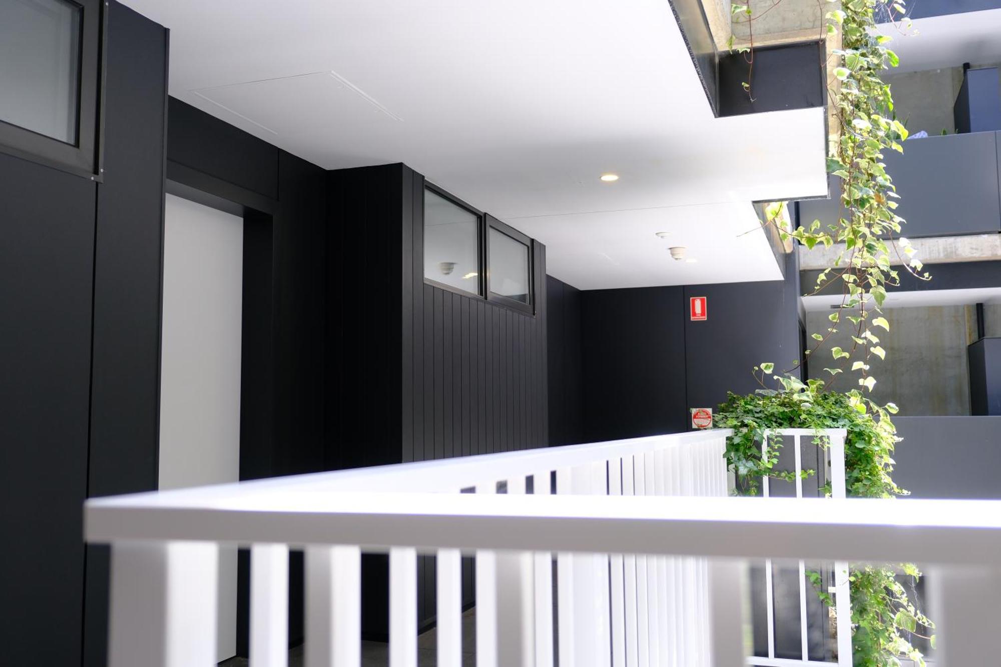 Cbd Japanese Retreat 2Br 1P Brekky Wifi Netflix Apartment แคนเบอร์รา ภายนอก รูปภาพ